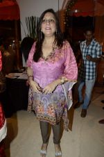 at Zoya Christmas special hosted by Nisha Jamwal in Kemps Corner, Mumbai on 20th Dec 2012 (22).JPG